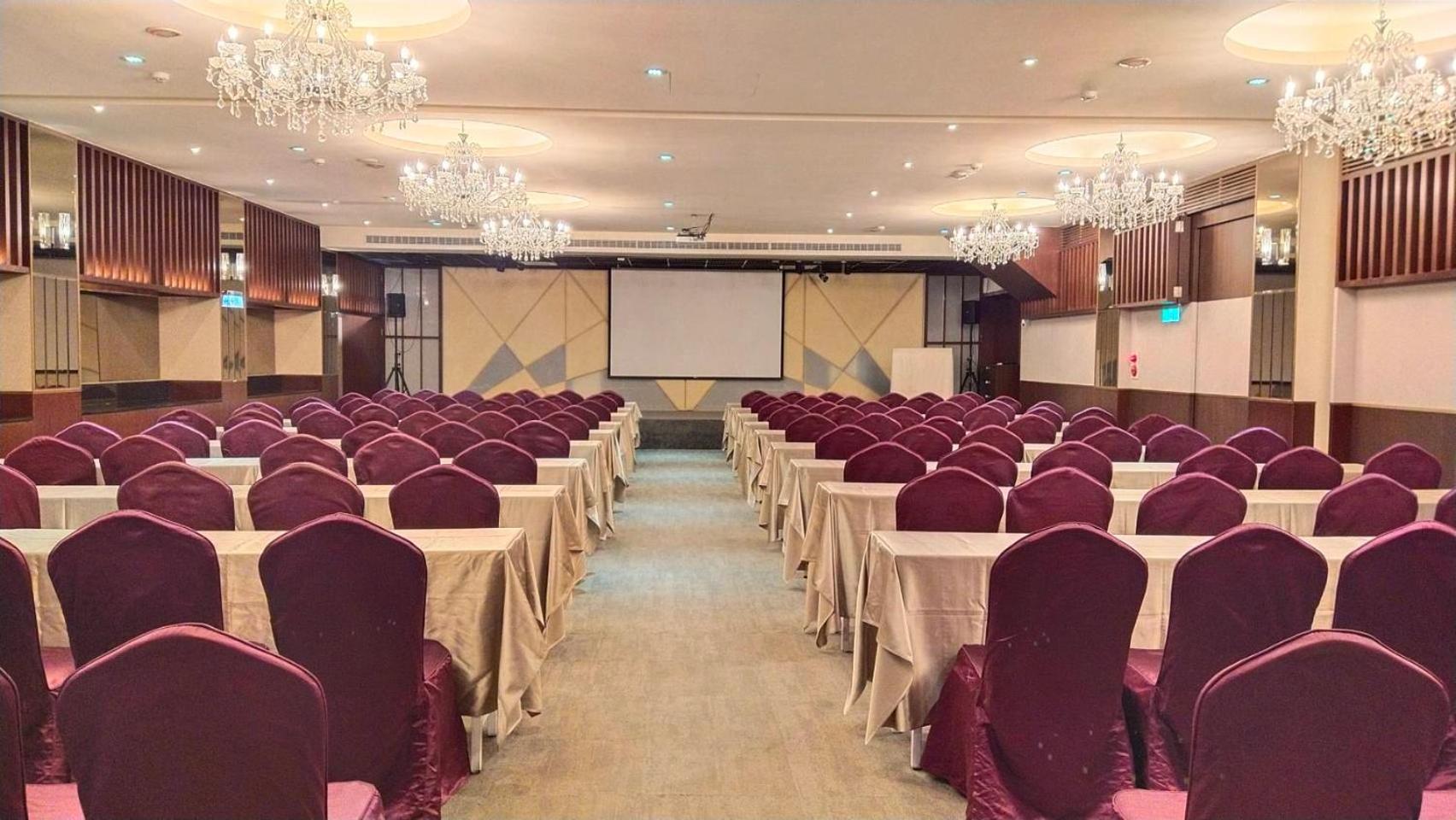 Ful Won Hotel Tajcshung Kültér fotó