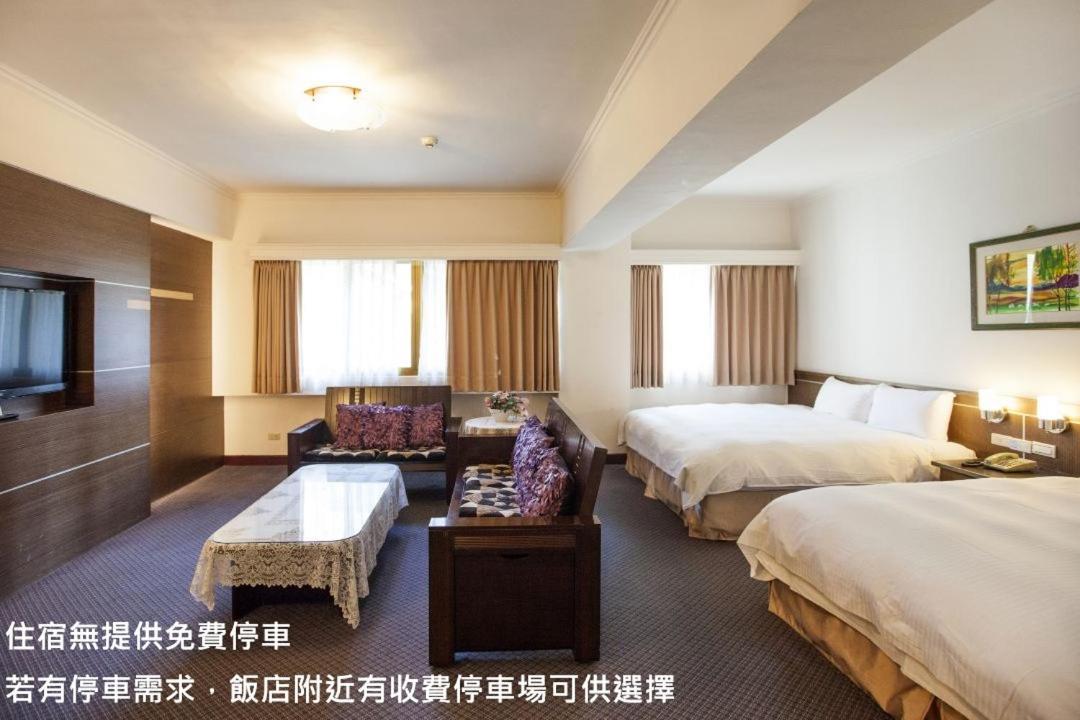 Ful Won Hotel Tajcshung Szoba fotó