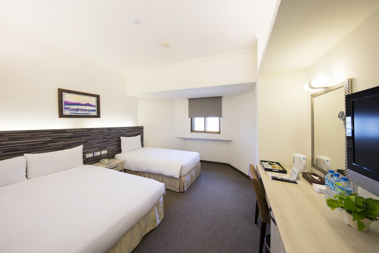Ful Won Hotel Tajcshung Kültér fotó