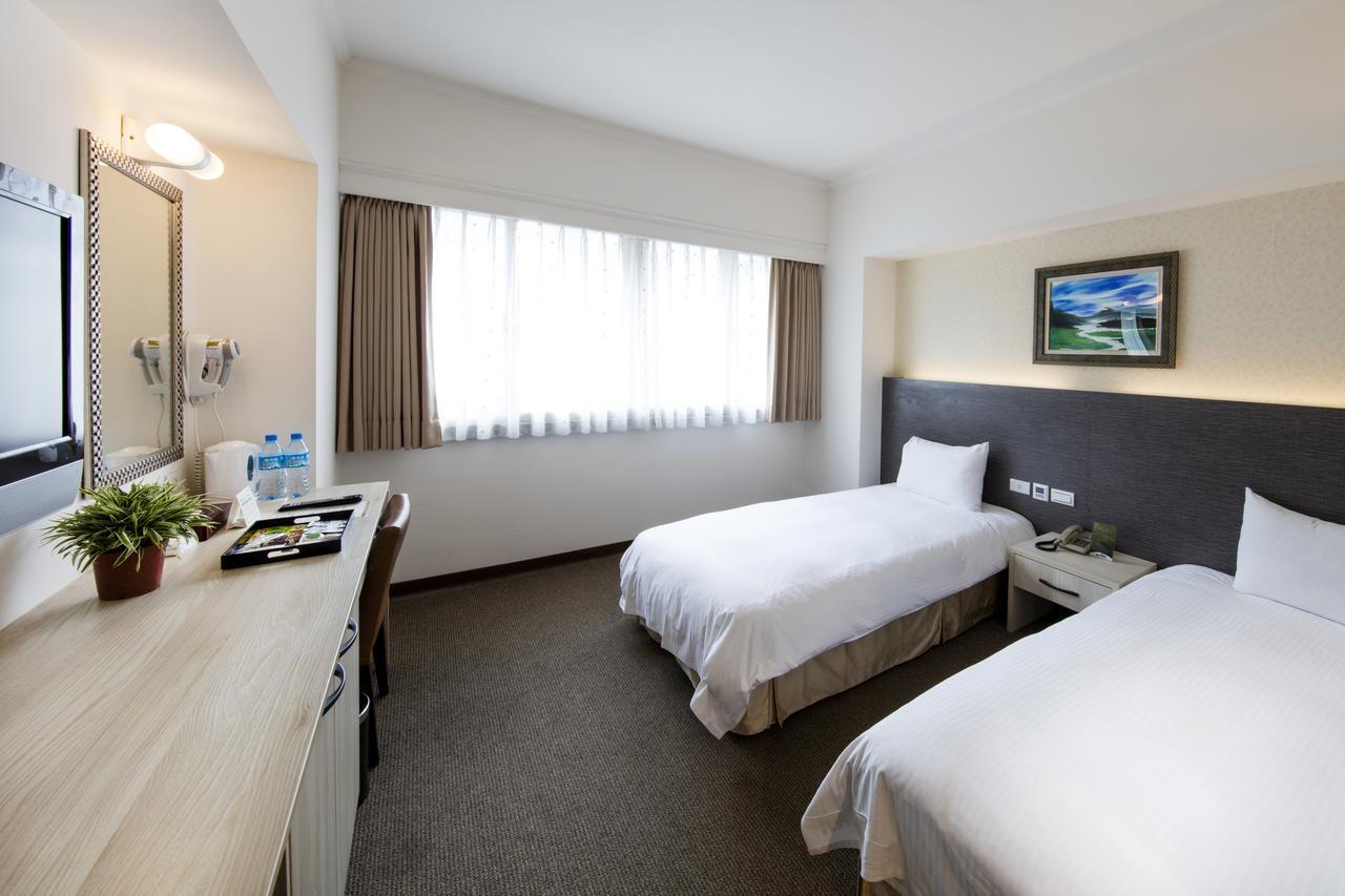 Ful Won Hotel Tajcshung Kültér fotó