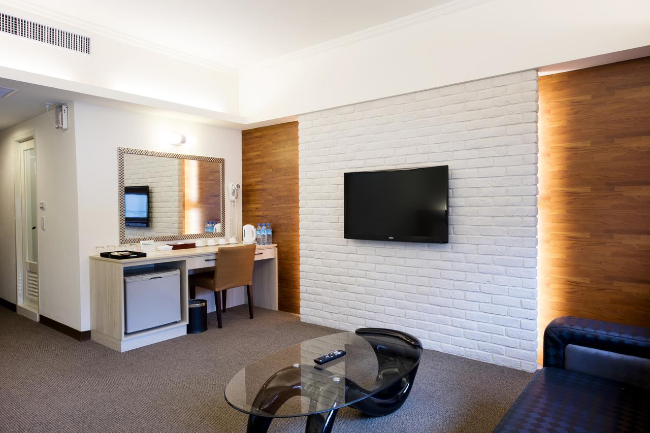 Ful Won Hotel Tajcshung Kültér fotó