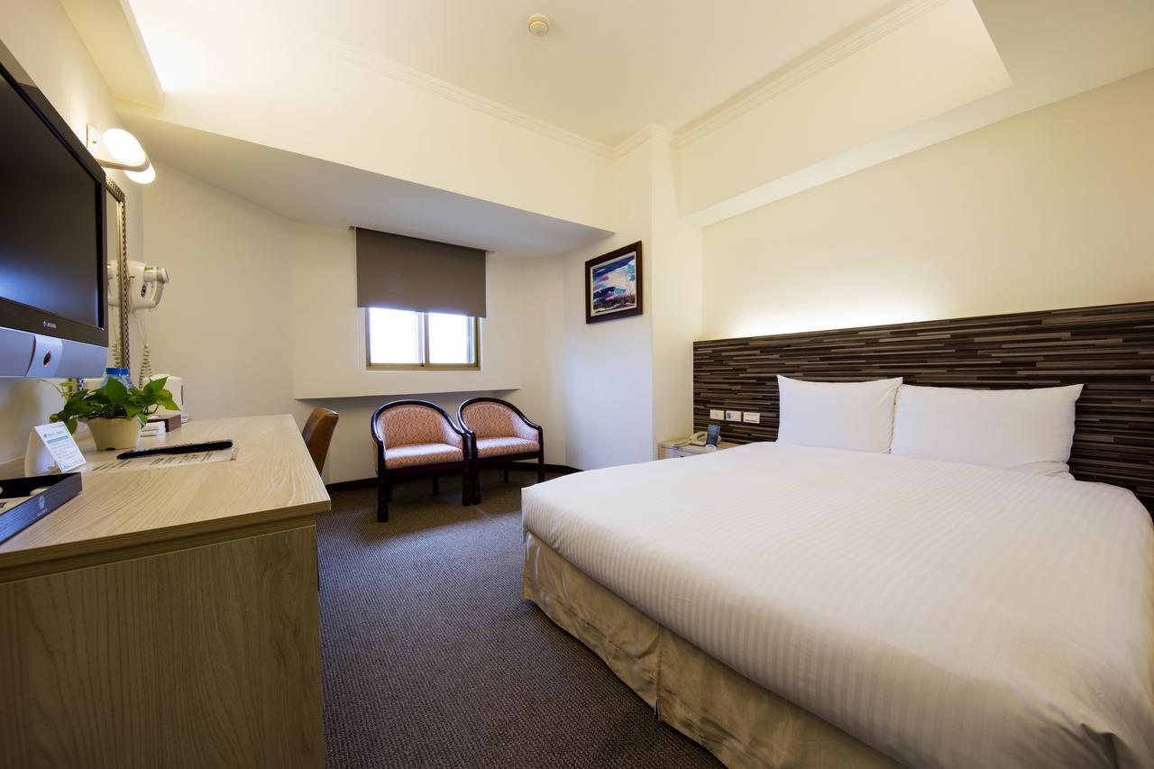Ful Won Hotel Tajcshung Kültér fotó