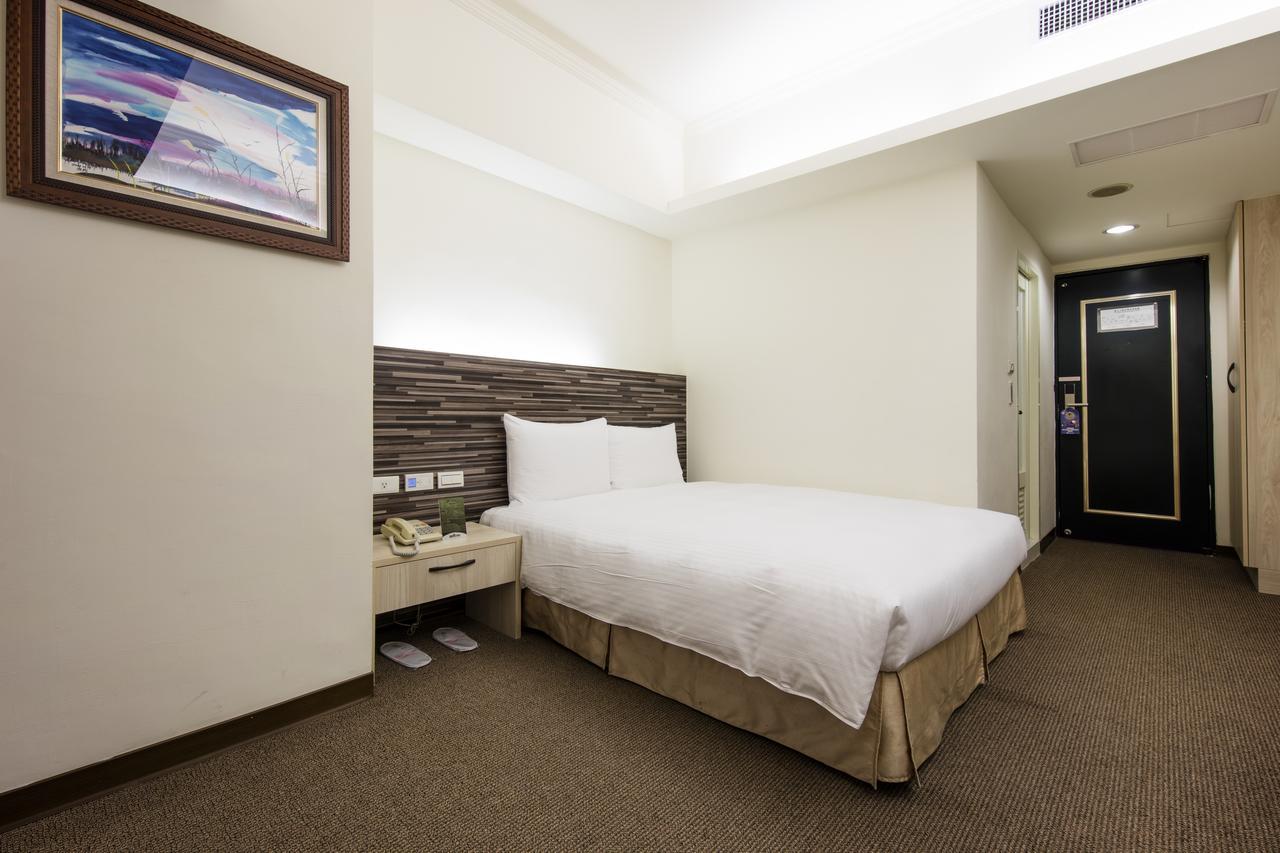 Ful Won Hotel Tajcshung Kültér fotó