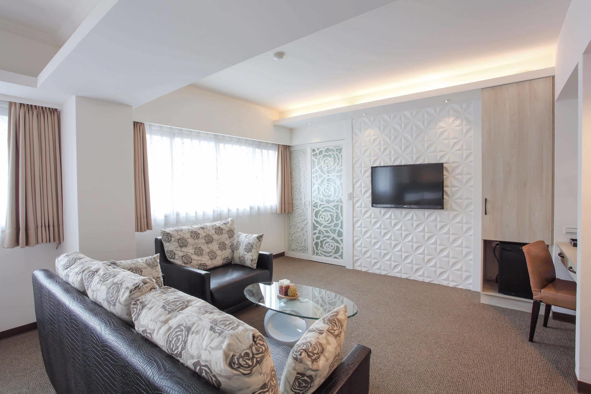 Ful Won Hotel Tajcshung Kültér fotó